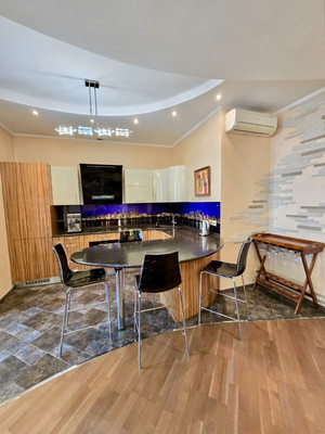 Продам трехкомнатную (3-комн.) квартиру, Севастопольский пр-кт, 28к8, Москва г