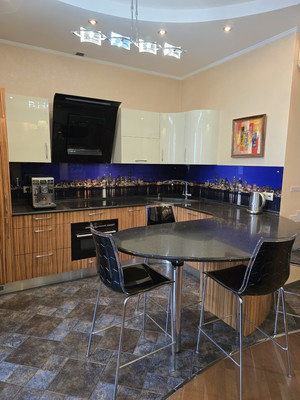 Продам трехкомнатную (3-комн.) квартиру, Севастопольский пр-кт, 28к8, Москва г