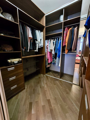 Продам трехкомнатную (3-комн.) квартиру, Севастопольский пр-кт, 28к8, Москва г