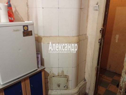 Продам комнату в 10-комн. квартире, Невский пр-кт, 156, Санкт-Петербург г