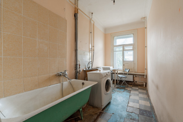 Продам двухкомнатную (2-комн.) квартиру, 10-я В.О. линия, 51/31А, Санкт-Петербург г