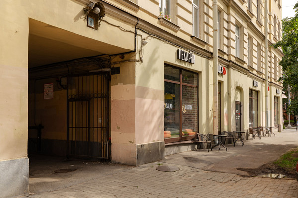 Продам двухкомнатную (2-комн.) квартиру, 10-я В.О. линия, 51/31А, Санкт-Петербург г