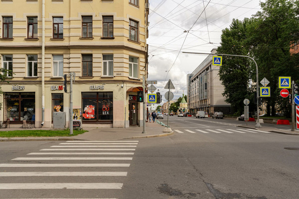 Продам двухкомнатную (2-комн.) квартиру, 10-я В.О. линия, 51/31А, Санкт-Петербург г