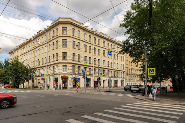 Продам двухкомнатную (2-комн.) квартиру, 10-я В.О. линия, 51/31А, Санкт-Петербург г