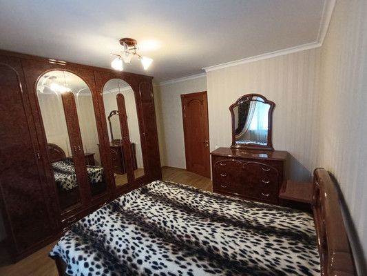 Продам трехкомнатную (3-комн.) квартиру, Куйбышева ул, 153, Симферополь г