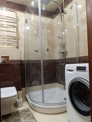 Продам трехкомнатную (3-комн.) квартиру, Куйбышева ул, 153, Симферополь г