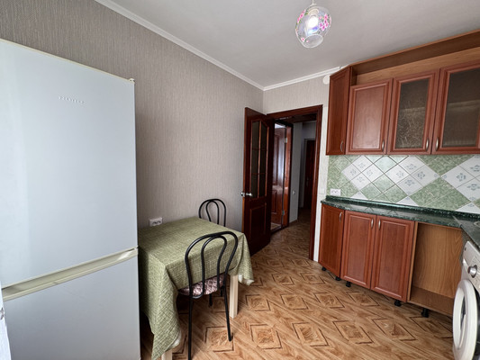 Продам трехкомнатную (3-комн.) квартиру, Кирова пр-кт, 22, Симферополь г