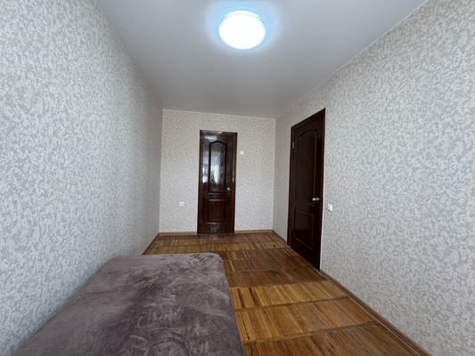 Продам трехкомнатную (3-комн.) квартиру, Кирова пр-кт, 22, Симферополь г