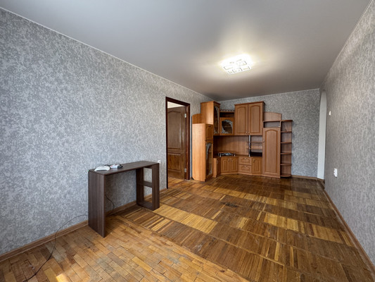 Продам трехкомнатную (3-комн.) квартиру, Кирова пр-кт, 22, Симферополь г