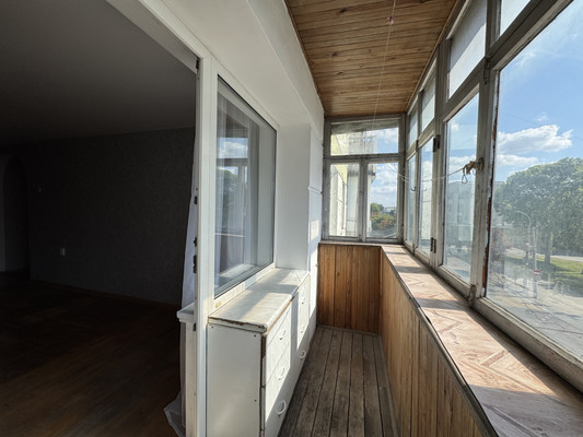 Продам трехкомнатную (3-комн.) квартиру, Кирова пр-кт, 22, Симферополь г