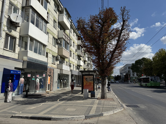 Продам трехкомнатную (3-комн.) квартиру, Кирова пр-кт, 22, Симферополь г