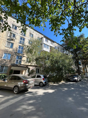 Продам двухкомнатную (2-комн.) квартиру, Аральская ул, 59, Симферополь г