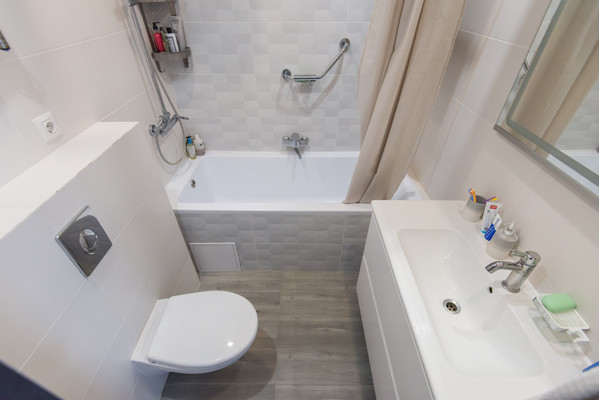 Продам трехкомнатную (3-комн.) квартиру, Доломановский пер, 19, Ростов-на-Дону г