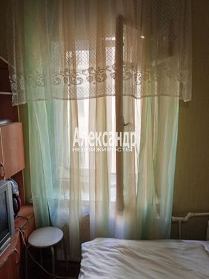 Продам комнату в 10-комн. квартире, Невский пр-кт, 156, Санкт-Петербург г