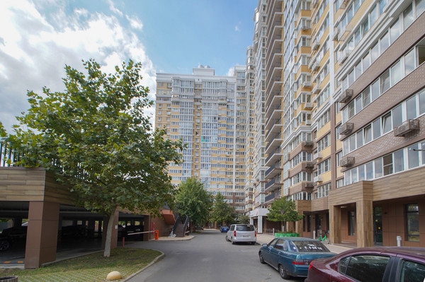 Продам трехкомнатную (3-комн.) квартиру, Колхозная ул, 5, Краснодар г