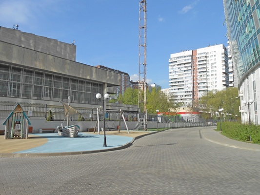 Сдам трехкомнатную (3-комн.) квартиру, Флотская ул, 7к3, Москва г