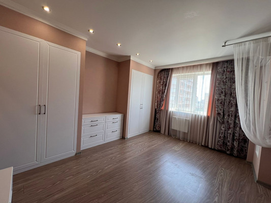 Продам двухкомнатную (2-комн.) квартиру, Монтажников ул, 14, Краснодар г