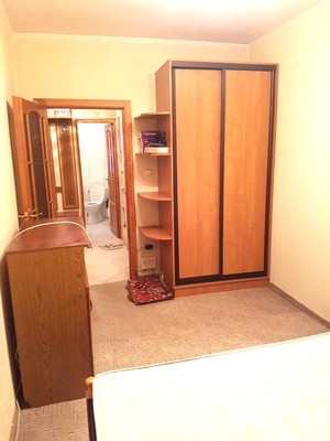 Продам двухкомнатную (2-комн.) квартиру, Тихая ул, 102, Калининград г