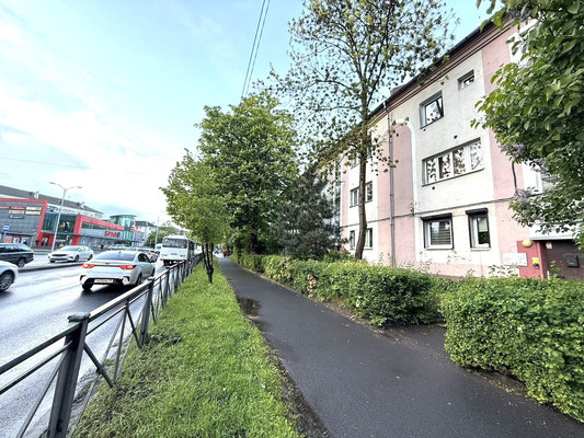 Продам двухкомнатную (2-комн.) квартиру, Тихая ул, 102, Калининград г