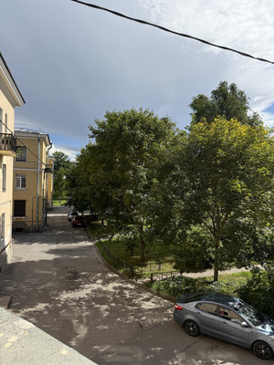 Продам 2-комн. в 4-комн. квартире, Среднеохтинский пр-кт, 19к19, Санкт-Петербург г