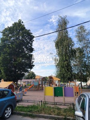 Продам однокомнатную (1-комн.) квартиру, Садовая ул, 1, Большие Колпаны д