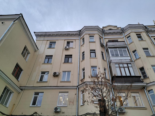 Продам трехкомнатную (3-комн.) квартиру, Южнопортовая ул, 18, Москва г