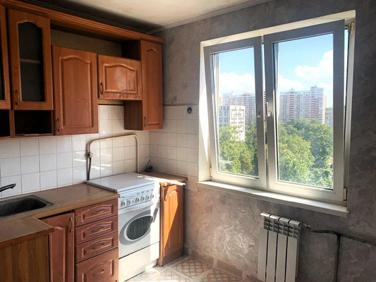 Продам однокомнатную (1-комн.) квартиру, Уральская ул, 180, Краснодар г