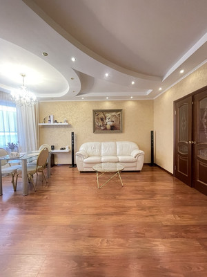 Продам двухкомнатную (2-комн.) квартиру, Маршала Савицкого ул, 16к1, Москва г