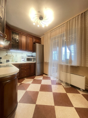 Продам двухкомнатную (2-комн.) квартиру, Маршала Савицкого ул, 16к1, Москва г