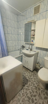 Продам двухкомнатную (2-комн.) квартиру, Азовская ул, 16, Армавир г
