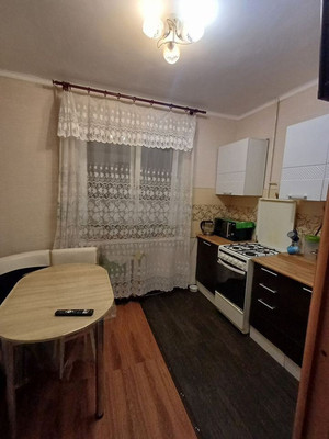 Продам однокомнатную (1-комн.) квартиру, Героев Сталинграда ул, 5, Симферополь г