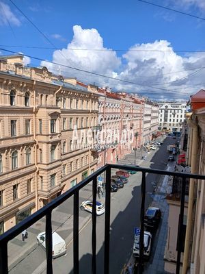 Продам трехкомнатную (3-комн.) квартиру, Рубинштейна ул, 12, Санкт-Петербург г
