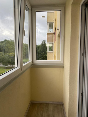 Продам трехкомнатную (3-комн.) квартиру, Дзержинского ул, 172, Калининград г