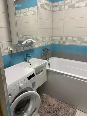 Продам трехкомнатную (3-комн.) квартиру, Дзержинского ул, 172, Калининград г