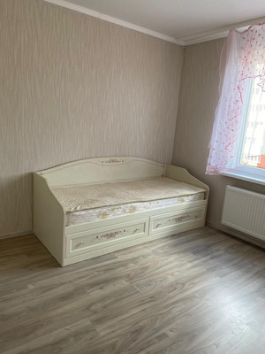 Продам трехкомнатную (3-комн.) квартиру, Дзержинского ул, 172, Калининград г