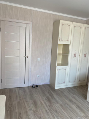 Продам трехкомнатную (3-комн.) квартиру, Дзержинского ул, 172, Калининград г