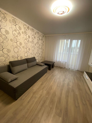 Продам трехкомнатную (3-комн.) квартиру, Дзержинского ул, 172, Калининград г