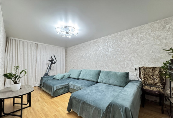 Продам трехкомнатную (3-комн.) квартиру, Байсултанова ул, 21, Нальчик г