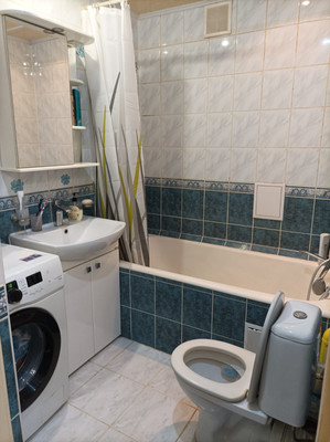 Продам трехкомнатную (3-комн.) квартиру, Адмирала Трибуца наб, 41, Калининград г