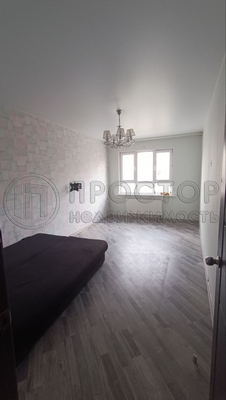 Продам трехкомнатную (3-комн.) квартиру, Солнечный б-р, 2, Лопатино рп