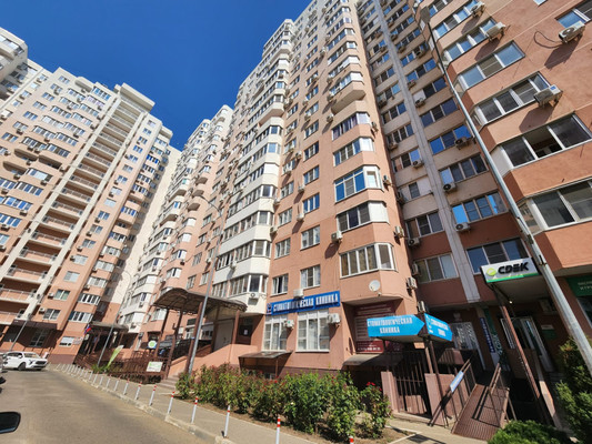 Продам однокомнатную (1-комн.) квартиру, им. Александра Покрышкина ул, 2/2, Краснодар г