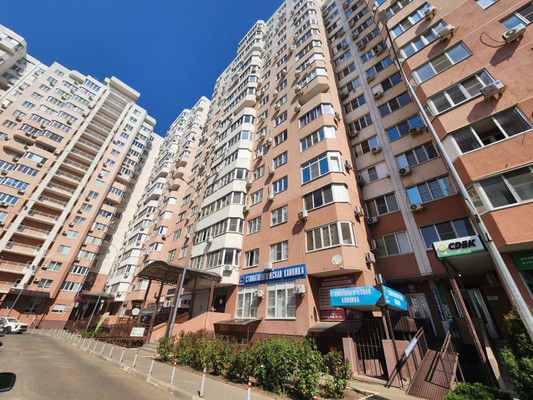 Продам однокомнатную (1-комн.) квартиру, им. Александра Покрышкина ул, 2/2, Краснодар г