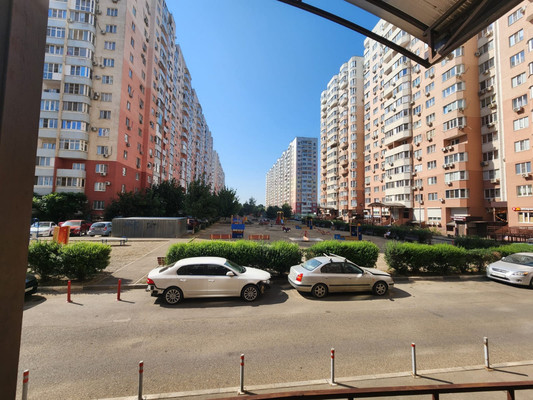 Продам однокомнатную (1-комн.) квартиру, им. Александра Покрышкина ул, 2/2, Краснодар г