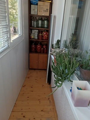 Продам двухкомнатную (2-комн.) квартиру, 12 Марта ул, 146к2, Майкоп г