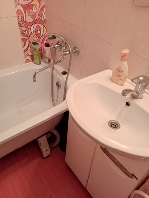 Продам двухкомнатную (2-комн.) квартиру, 12 Марта ул, 146к2, Майкоп г