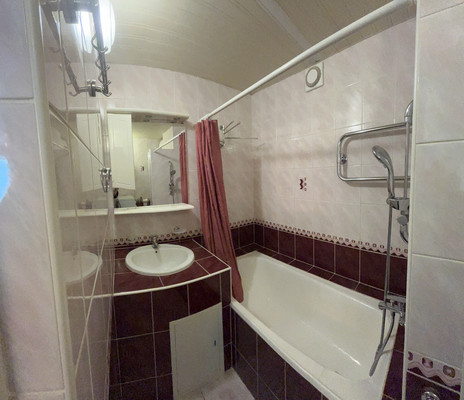 Продам трехкомнатную (3-комн.) квартиру, Сакко и Ванцетти ул, 26а, Королев г