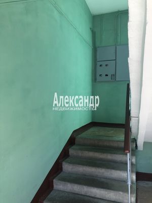 Продам двухкомнатную (2-комн.) квартиру, Мануильского ул, 2, Кронштадт г