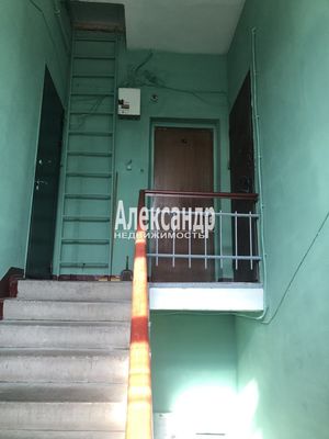 Продам двухкомнатную (2-комн.) квартиру, Мануильского ул, 2, Кронштадт г