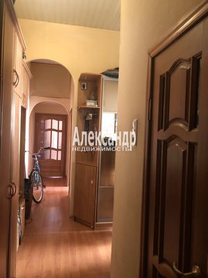 Продам двухкомнатную (2-комн.) квартиру, Мануильского ул, 2, Кронштадт г