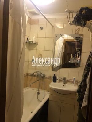 Продам двухкомнатную (2-комн.) квартиру, Мануильского ул, 2, Кронштадт г